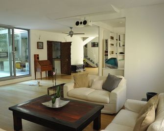 Ariberto21 - Milà - Sala