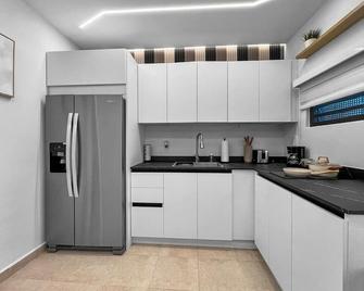 Hyde Park 1 Your Comfy Apt With Parking in San Juan - San Juan - Cucina