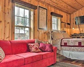 The Boat House Creekside Escape in Hot Springs! - Hot Springs - Sala de estar