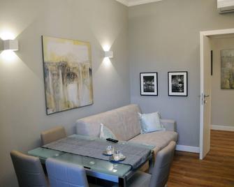 Nomentana House - Rome - Living room