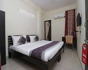 OYO Triage Home Stay - Noida - Habitación