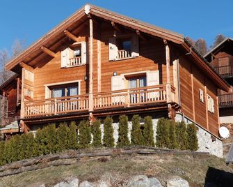 Large Individual Chalet Class 4 Stars, Sunny, Quiet; - Molines-en-Queyras - Building