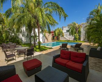 Hotel Embajadores - מרידה - בריכה