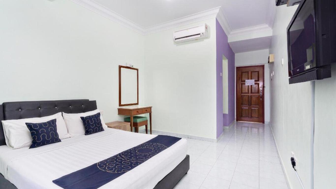 Capital O 89484 Teluk Batik Resort