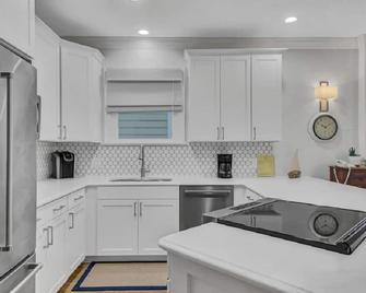 Grand Pavilion 24 By Wild Dunes, Home In - Isle of Palms - Kitchen