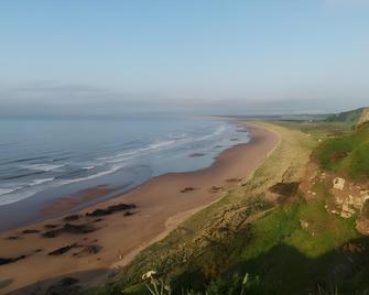 Woodston Fishing Station Hotel - Montrose - Beach