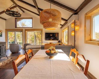 Scenic Green Mountain Cabin Retreat near Hiking, Skiing, and Recreation Trails - Brandon - Salle à manger
