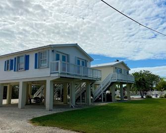 Quaint Glamping Cottage on Private Island, Sandy Beach with Freshwater Pool! - Marathon - Edificio