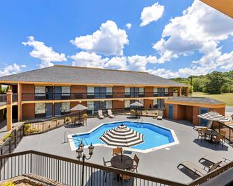 Best Western Fayetteville Inn - Fayetteville - Pool