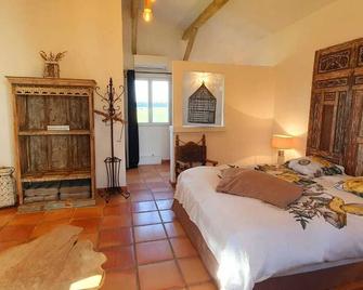 Terre de Boheme - Vestric-et-Candiac - Habitación