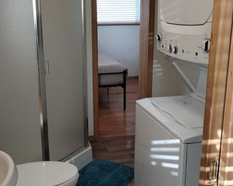 Sky Harbor Cabin - Homer Seaplane Base - Homer - Bathroom
