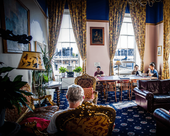 Castle Rock Hostel- Adult Only - Edinburgh - Resepsjon