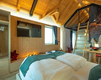 Teverone Suites - Room Camoscio - Chies - Habitación