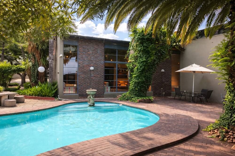 African Moon Corporate House - Kempton Park - Pool