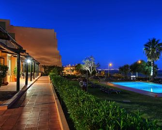 Meia Praia Lagos - Beach Club Apartments - Lagos
