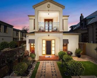 Beach & Bay - Modern Family Stay Glenelg North - Glenelg - Будівля