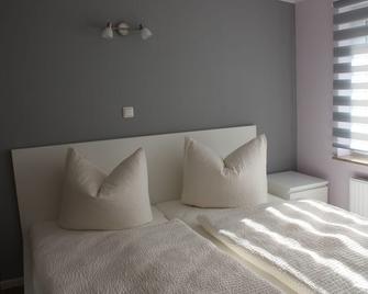 Living in the countryside, apartment in a quiet location near the city center - Potsdam - Chambre