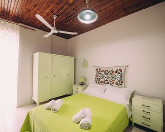 Captain's Spacious House Near The Beach, Katakolon, Greece - Katakolo - Schlafzimmer