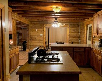 Majestic Tranquil 3-bedroom cabin for a relaxing getaway - Washington - Cocina
