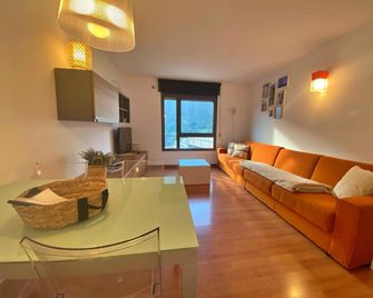 Tucamp 3,7 a 30 mts de Funicamp - Encamp - Sala de estar