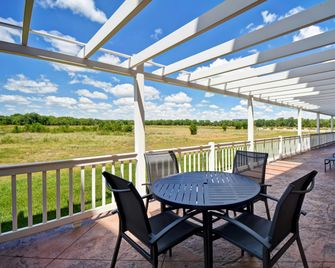 Fairfield Inn and Suites by Marriott North Platte - North Platte - Parveke