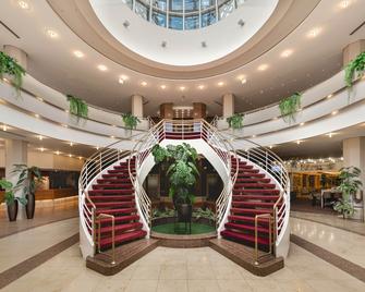 Leonardo Hotel Weimar - Weimar - Lobi