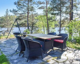 Amazing home in Halden with sauna - Halden - Patio