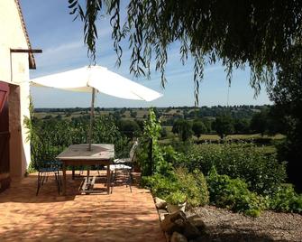 Comfort family house with impressive viewsbr - Buxières-les-Mines - Patio