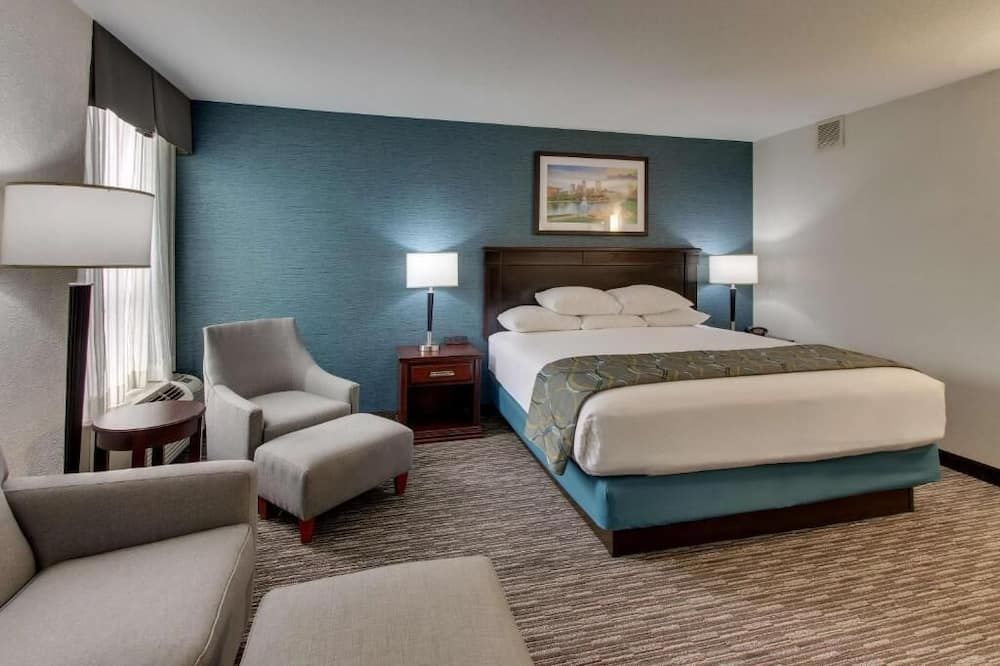 Best Western Plus Indianapolis North at Pyramids thumbnail 3