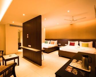 Gayathri Hotel - Tiruppur - Habitación