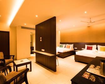 Gayathri Hotel - Tiruppur - Slaapkamer
