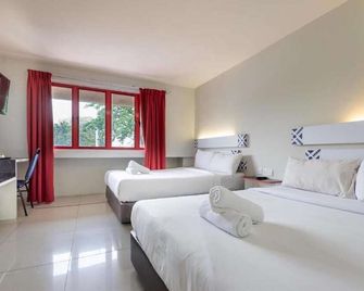 Swing & Pillows - Pj Ss2 - Petaling Jaya - Bedroom