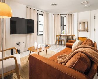 Beautiful Modern Downtown Brooklyn Studio w/Elevator - Brooklyn - Wohnzimmer