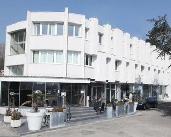 Mokca Hôtel - Meylan - Gebouw