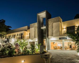 Hotel Waye - Valladolid - Edificio