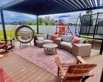 Guest home 2 bedroom 2 full bath kids and adult zone our goal is to be the best - Vernal - Uteplats