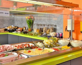 Sleepysleepy Hotel Dillingen - Dillingen an der Donau - Buffet
