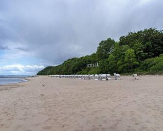 Haus Seeadler Wohnung 10 - Koserow - Strand