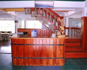 Wathsala Inn - Nallathanniya - Front desk