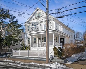 Roslindale village condos - Boston - Building