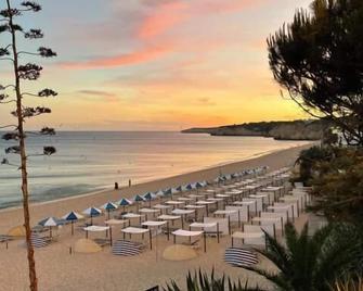 Marsuites - Armação de Pêra - Playa