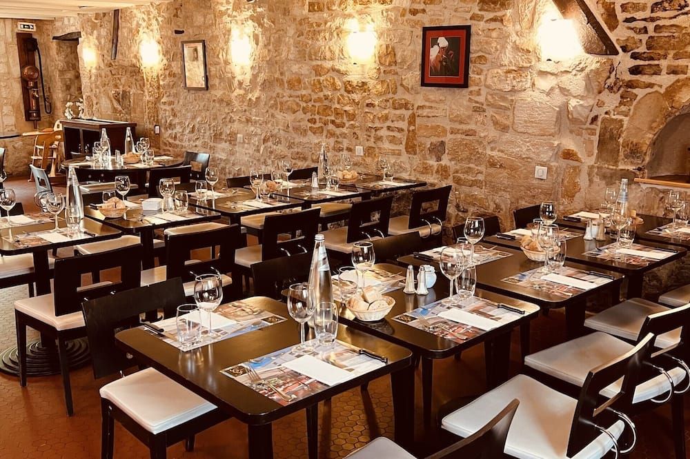 Hostellerie Au rendez-vous des amis - Chamarandes-Choignes - Ресторан
