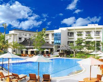 Samara Resort - Batu - Pool