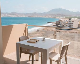 Las Rochas - Mindélo - Balcón