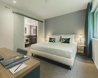 ريزيدنس هوتل - فادوز