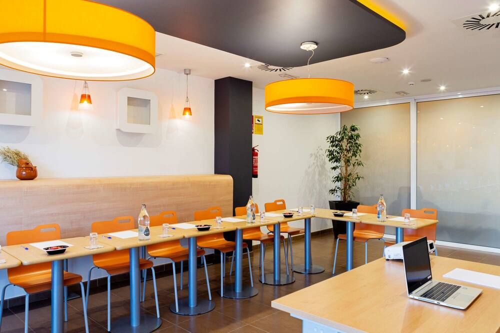 إيبيس أوفييدو - أوفييدو - مطعم