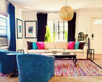 Neon Flamingo Oasis in Sherman - Sherman - Living room