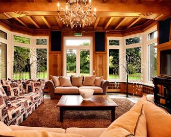 Luxurious castle with hot tub in the Belgian - Chiny - Living room