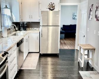 Visit Mystic & R.I. Beaches. Short Drive To Misquamicut & Foxwoods! - Pawcatuck - Cocina