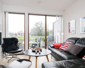 4 person holiday home in Bogense-By Traum - Bogense - Living room